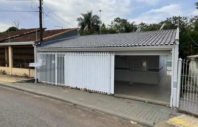 Imagem 2: Casa para Venda em Foz do Iguaçu, Novo Mundo, 2 dormitórios, 2 banheiros,...