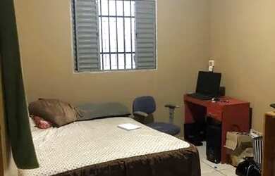 Imagem: A casa em condomínio possui 2 Dormitórios, 2 Vagas na garagem