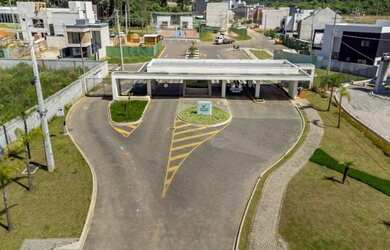 Imagem: O terreno possui 128m² de Área e está localizado em Santa