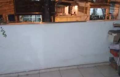 Imagem: A casa possui 2 Dormitórios, 2 Banheiros, 1 Vaga na garagem