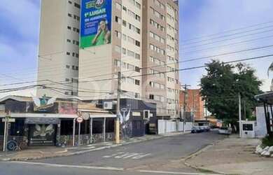 Imagem: O apartamento possui 3 Dormitórios, 1 Banheiro, 1 Vaga na garagem