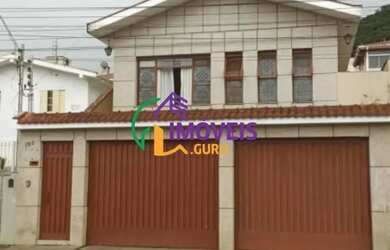 Imagem: A casa possui 4 Dormitórios, 2 Banheiros, 5 Vagas na garagem