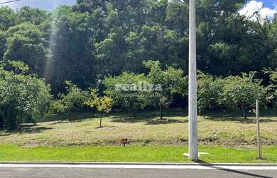 Imagem: O terreno possui 800m² de Área e está localizado em Gramado