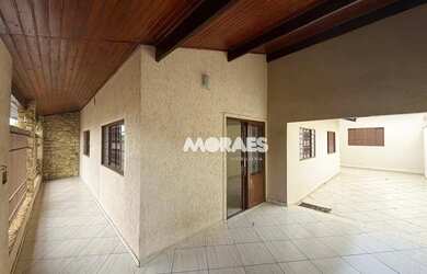 Imagem: A casa possui 2 Dormitórios, 2 Banheiros, 129m² de Área e