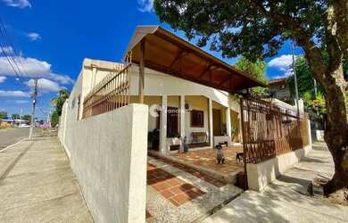 Imagem 2: Casa de Esquina a uma quadra da Av. Paulo Lauda!