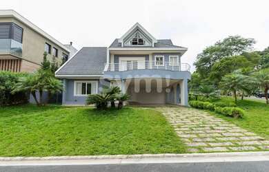 Imagem: A casa em condomínio possui 5 Dormitórios, 5 Banheiros, 4