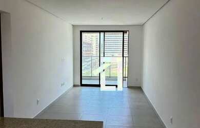 Imagem: O apartamento possui 2 Dormitórios, 2 Banheiros, 2 Vagas na