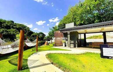 Imagem: O apartamento possui 2 Dormitórios, 1 Banheiro, 2 Vagas na