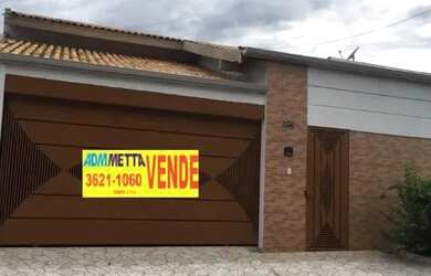 Imagem: A casa possui 2 Dormitórios, 2 Banheiros, 1 Vaga na garagem