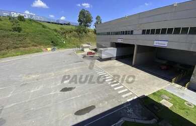 Imagem: O depósito possui 5 Vagas na garagem, 2.381m² de Área e