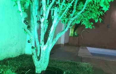 Imagem: A casa possui 3 Dormitórios, 3 Banheiros, 3 Vagas na garagem