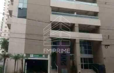 Imagem: O depósito para alugar possui 4 Vagas na garagem e 183m² de