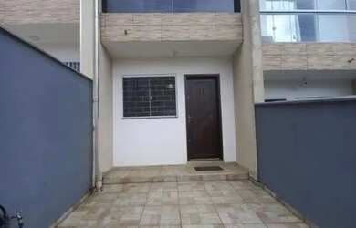 Imagem: A casa possui 2 Dormitórios, 2 Banheiros, 1 Vaga na garagem