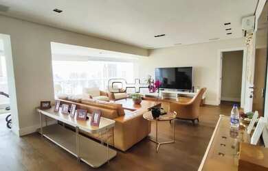 Imagem: O apartamento possui 3 Dormitórios, 2 Banheiros, 4 Vagas na