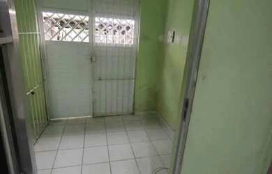 Imagem: A casa possui 2 Dormitórios, 1 Banheiro e está localizado