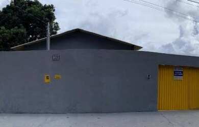 Imagem: A casa possui 2 Dormitórios, 4 Vagas na garagem, 78m² de Área