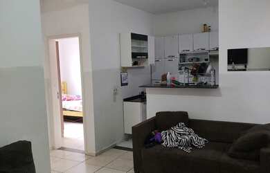 Imagem: O apartamento possui 2 Dormitórios, 1 Banheiro, 1 Vaga na garagem