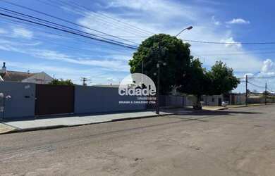 Imagem: O terreno possui 600m² de Área, Imóvel mobiliado e está