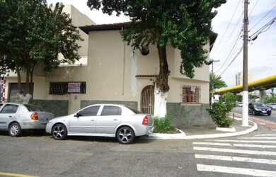 Imagem: A casa possui 2 Dormitórios, 1 Banheiro, 1 Vaga na garagem