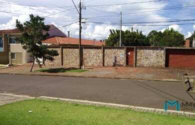 Imagem: O terreno possui 1008m² de Área e está localizado em Parque