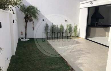 Imagem: A casa em condomínio possui 3 Dormitórios, 3 Banheiros, 2