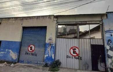 Imagem: O depósito possui 5 Vagas na garagem, 300m² de Área e está