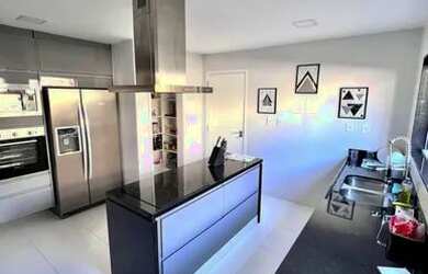 Imagem 9: Casa para venda possui 384 metros quadrados com 3 suítes