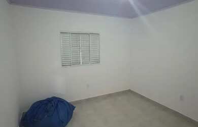 Imagem: A casa possui 2 Dormitórios, 1 Banheiro, 1 Vaga na garagem