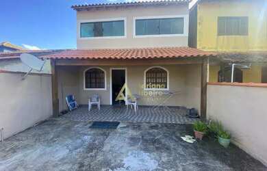 Imagem: A casa em condomínio possui 3 Dormitórios, 1 Banheiro, 2 Vagas