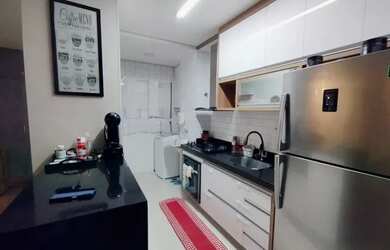 Imagem: O apartamento possui 2 Dormitórios, 1 Banheiro, 1 Vaga na garagem