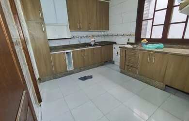 Imagem: A casa possui 4 Dormitórios, 3 Banheiros, 1 Vaga na garagem