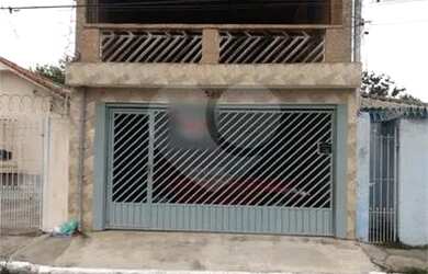 Imagem: A casa possui 2 Dormitórios, 2 Banheiros, 2 Vagas na garagem