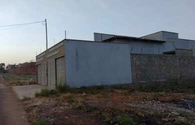 Imagem 2: Casas para negociar. 68m² de Área, 2 Vagas na garageme2 Dormitórios