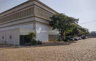 Imagem: O depósito possui 5 Vagas na garagem, 3.816m² de Área e