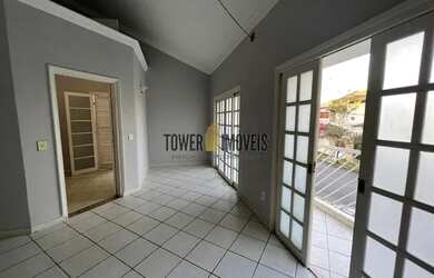 Imagem: A casa em condomínio possui 3 Dormitórios, 3 Banheiros, 4