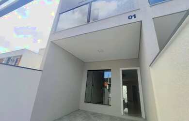 Imagem: A casa possui 2 Dormitórios, 1 Banheiro, 1 Vaga na garagem