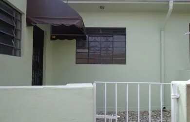 Imagem: A casa possui 1 Dormitório, 1 Banheiro, 70m² de Área e está