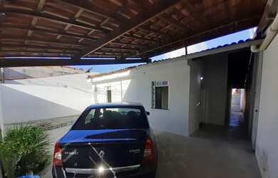 Imagem: A casa possui 3 Dormitórios, 3 Banheiros, 2 Vagas na garagem