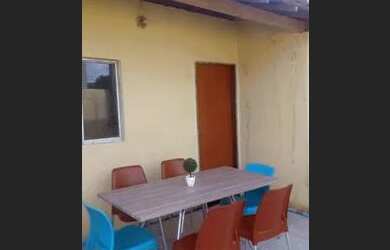 Imagem: A casa possui 3 Dormitórios, 1 Banheiro, 1 Vaga na garagem