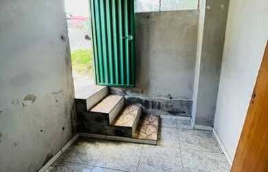 Imagem: A casa possui 2 Dormitórios, 1 Banheiro e 1 Vaga na garagem