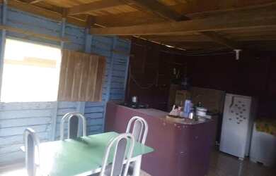 Imagem: A casa possui 2 Dormitórios, 1 Banheiro e está localizado