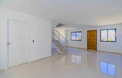 Imagem: A casa em condomínio possui 3 Dormitórios, 2 Banheiros, 4