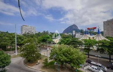 Imagem: O apartamento possui 1 Dormitório, 1 Banheiro, 45m² de Área