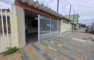 Imagem: A casa possui 3 Dormitórios, 1 Banheiro, 2 Vagas na garagem