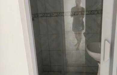 Imagem 5: Alugo casa. Varanda, 1 Banheiroe2 Dormitórios