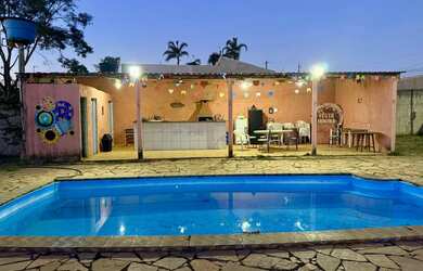 Imagem: A casa possui 2 Dormitórios, 2 Banheiros, 5 Vagas na garagem