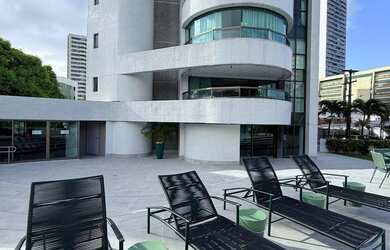 Imagem: O apartamento possui 4 Dormitórios, 5 Banheiros, 4 Vagas na