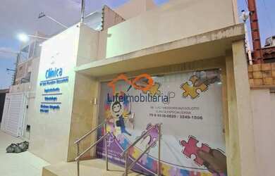 Imagem: O depósito possui 1 Vaga na garagem, 400m² de Área e está