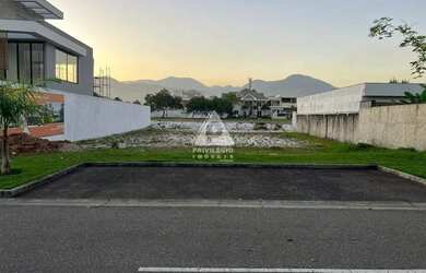 Imagem: O terreno possui 1.001m² de Área e está localizado em Barra