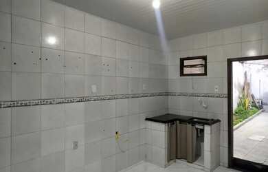 Imagem: A casa possui 2 Dormitórios, 2 Banheiros, 1 Vaga na garagem